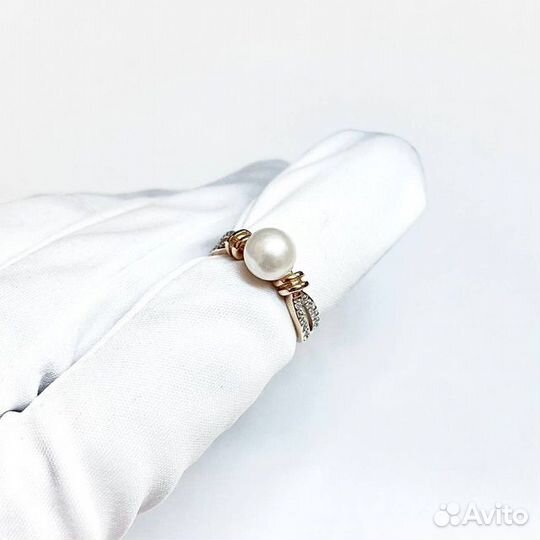 Золотое кольцо с камнем 16р