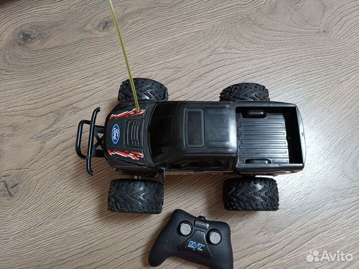 Автомобиль ру New Brigth Ford 1:16