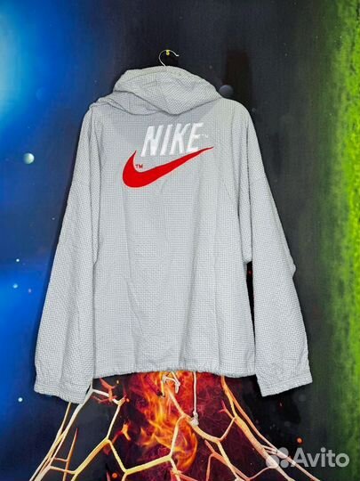 Ветровка Nike, с капюшоном
