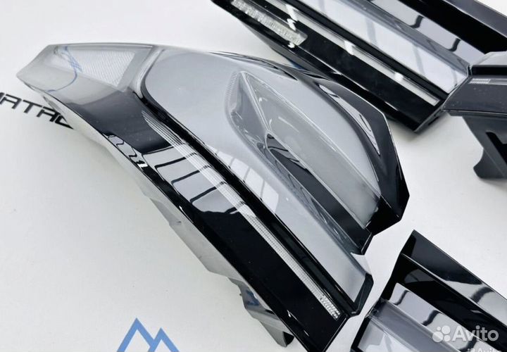 Фонари BMW G30 c шильдиком рестайлинг тонированные