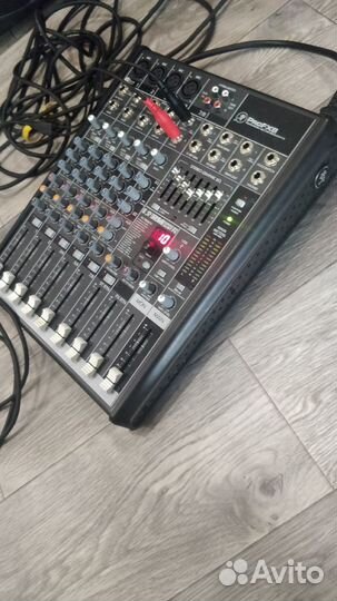 Микшер mackie Profx8 и радиосистема Sennheiser