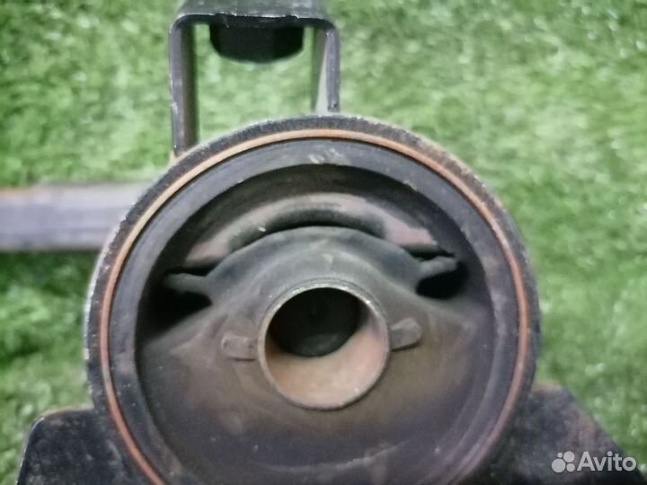 Опора двигателя (подушка двс) правая B25D-39-06YC