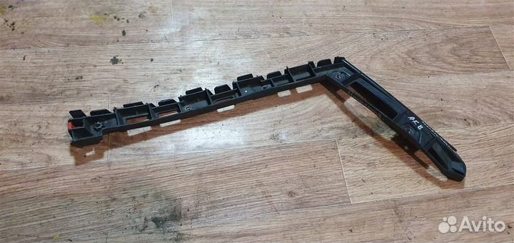 Направляющая заднего бампера левая Opel Insignia