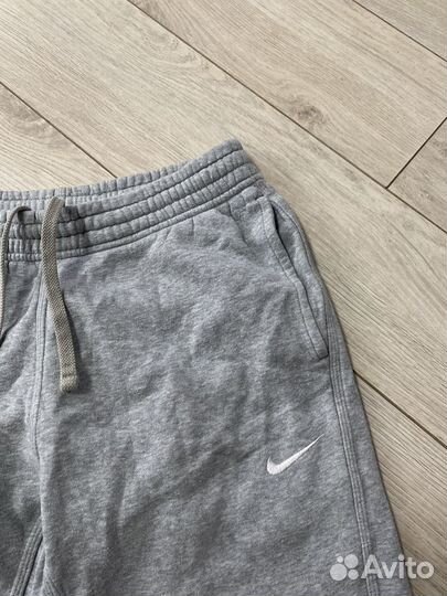 Серые спортивные штаны Nike M оригинал