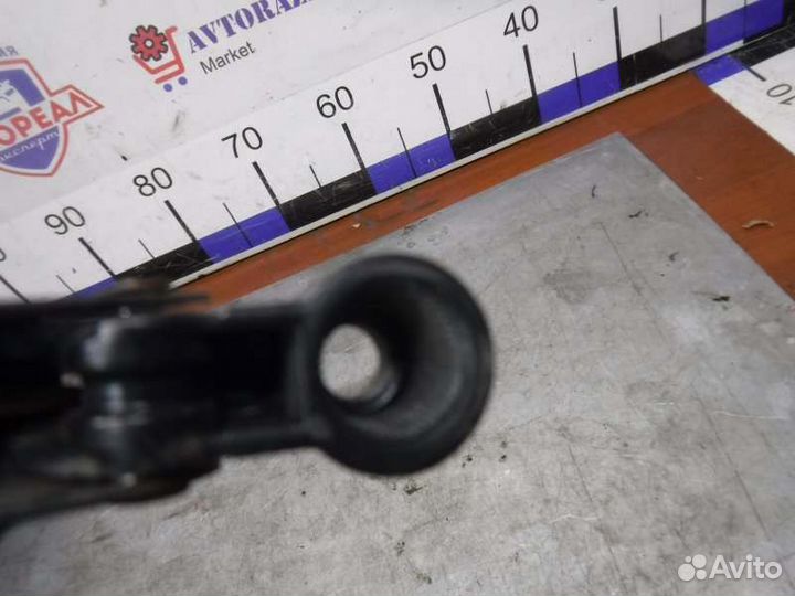 Поводок дворника передний левый Ваз Нива 2131 1.8