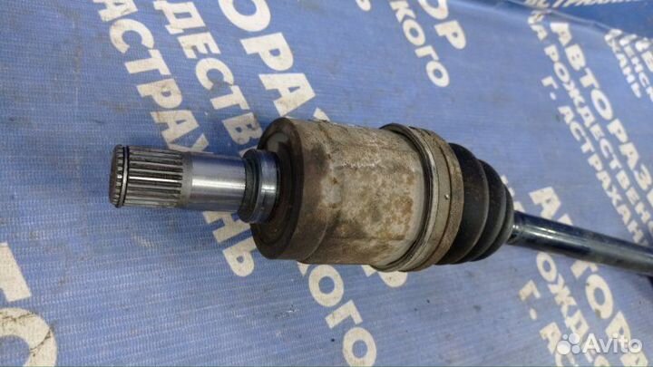 Левый привод Honda Fit хэтчбек L13Z1 2012