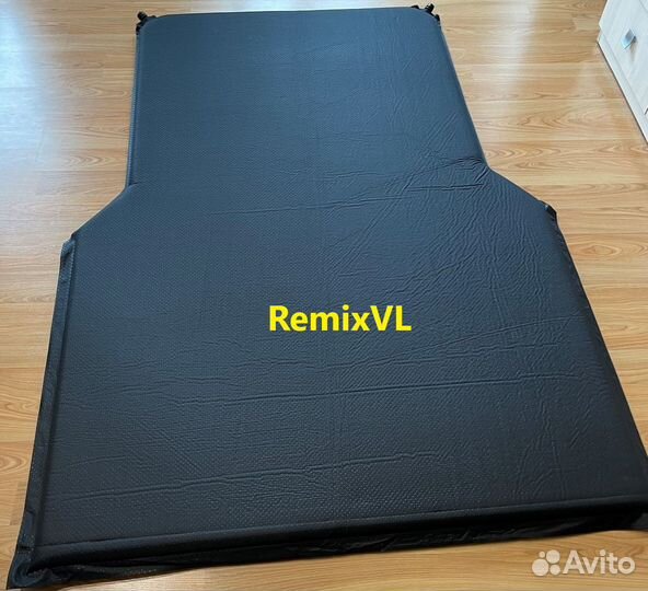 Универсальный автомобильный коврик самонадувной