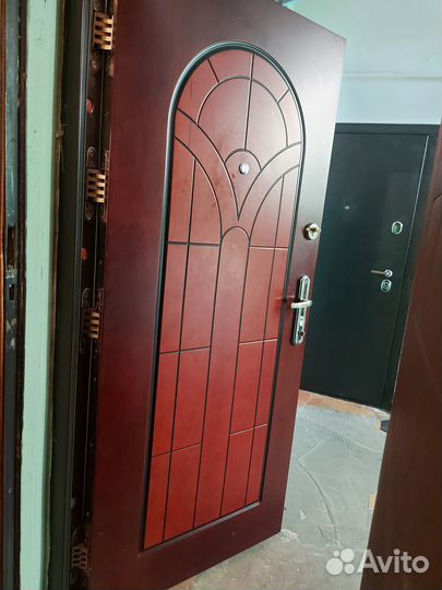 Дверь входная 86х2м метал с панелью мдф