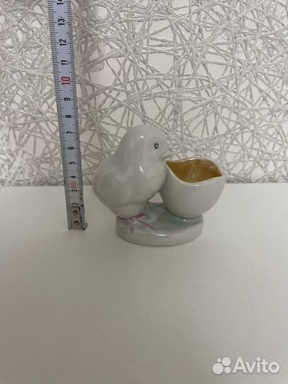 Фарфоровая статуэтка 