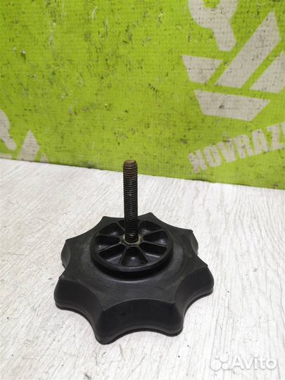 Болт крепления запасного колеса Сеат Ибица 4