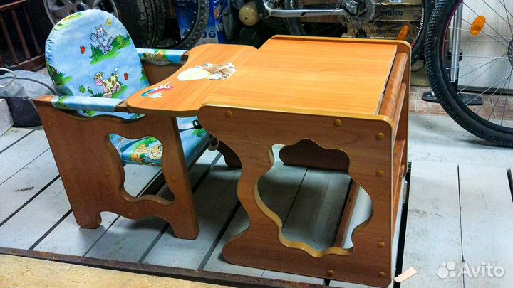 Детский столик со стульчиком