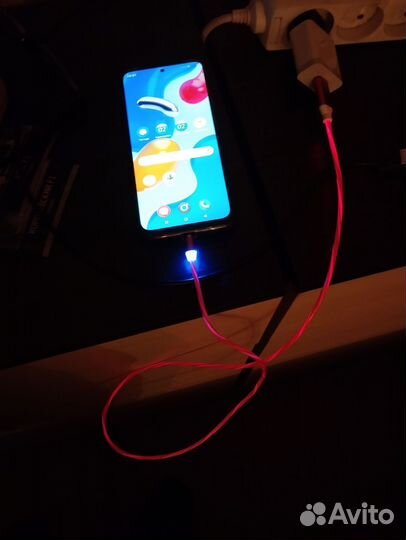 Светящийся кабель с магнитной головкой