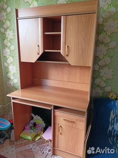 Письменный стол