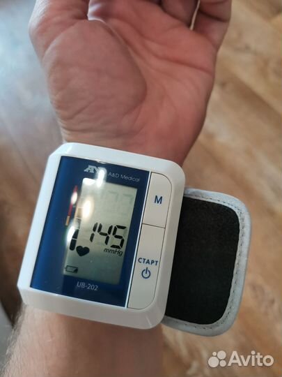 Тонометр на запястье and