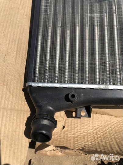 Радиатор охлаждения Volkswagen новый