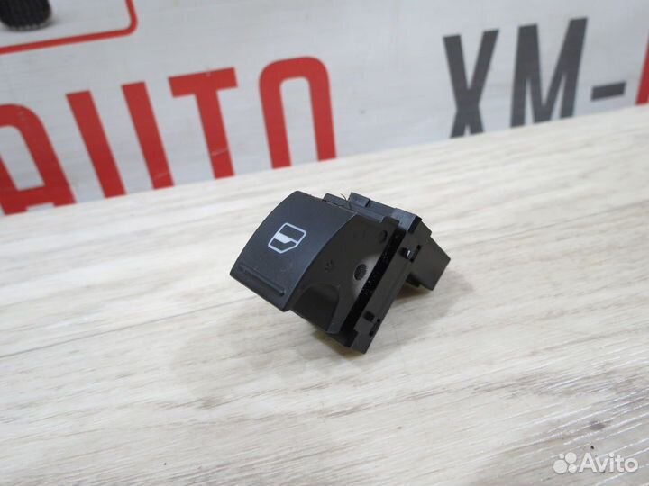 Кнопка стеклоподъемника задний левый VW Tiguan