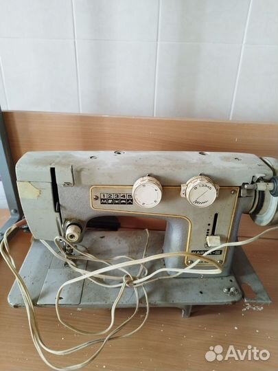Швейная машина Чайка 3