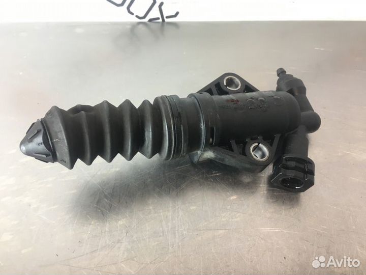 Главный цилиндр сцепления Mercedes C-Class W204