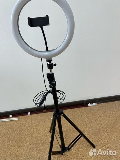 Кольцевая лампа со штативом