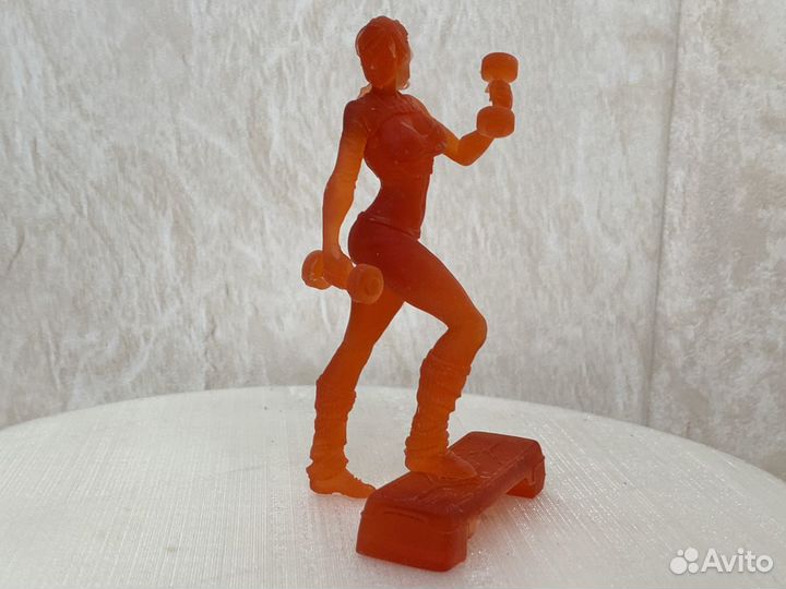 Фигурка девушки Ирэн