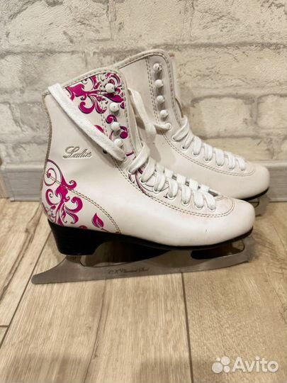 Коньки фигурные 37 размер