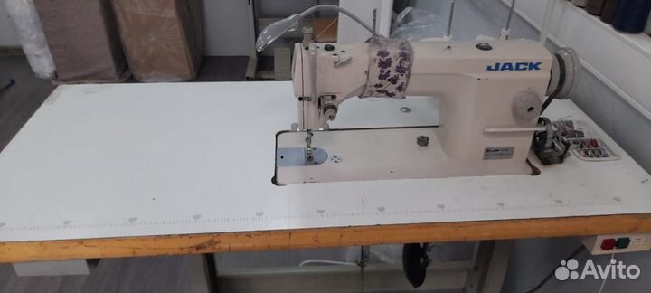 Продам швейную машинку Jack