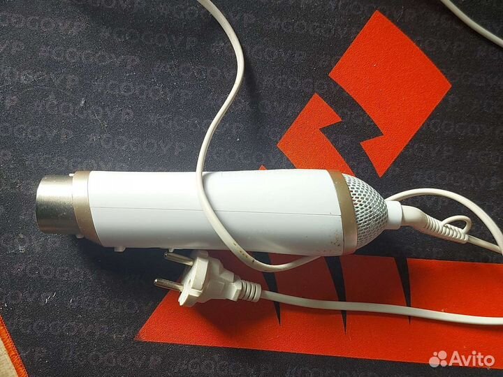 Фен Philips HP8663 Essential care с насадками