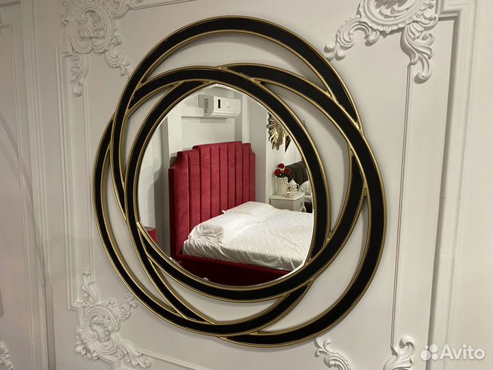 Зеркало настенное черное в резной раме 