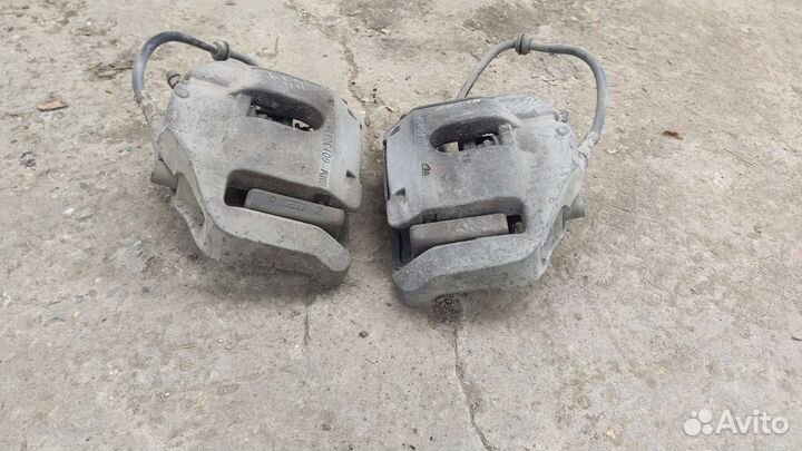 Суппорт передний BMW E65 E66 E60 E61 E63 E64