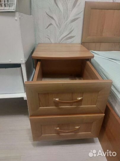 Тумба прикроватная с ящиками