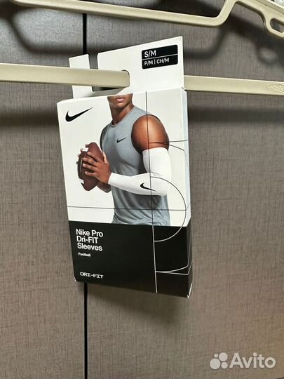 Налокотник Nike