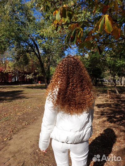 Модель на афрокудри