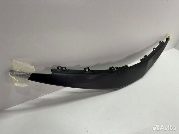 Верхняя планка бампера передняя Toyota Camry V75