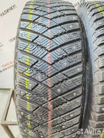 Goodyear Ultragrip Ice Arctic 215/65 R17 99T