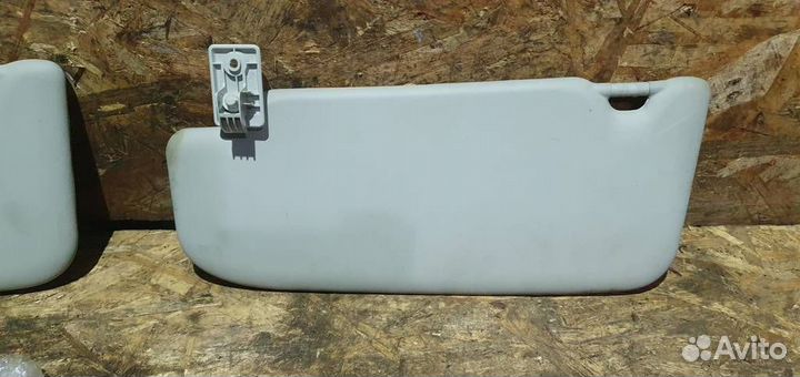 Козырек солнцезащитный правый Nissan Qashqai (J10