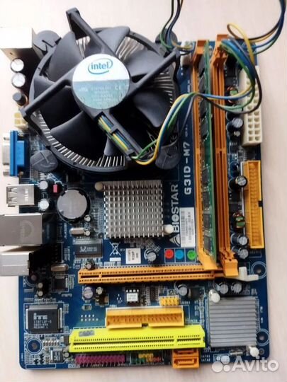 Материнская плата с процессором и памятью