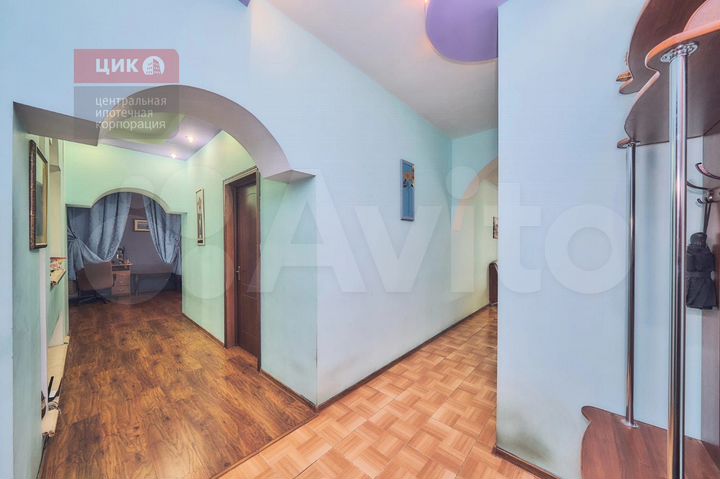 2-к. квартира, 82,3 м², 3/6 эт.