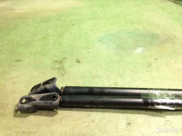 Амортизатор двери багажника Subaru Impreza GH2