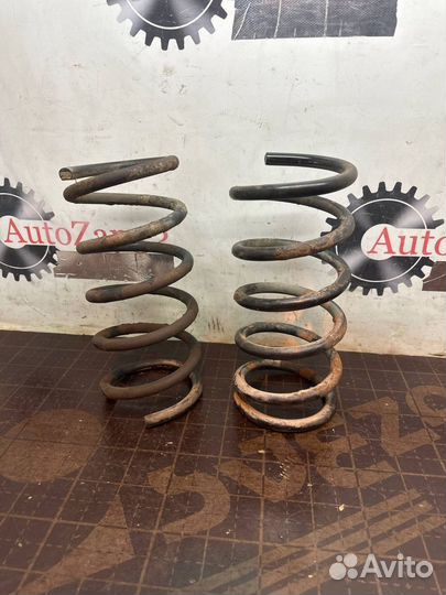 Пружина задняя Mazda MPV