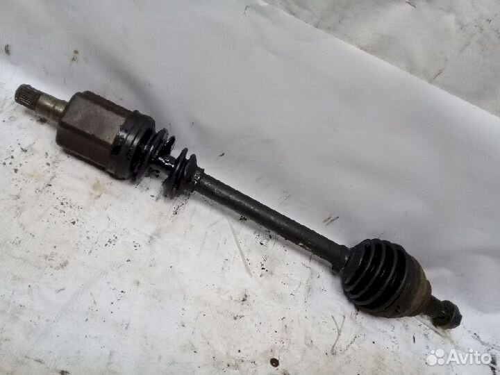 Привод передний левый Audi A3 8P 2.0L все пыльники