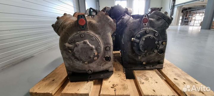 Компрессор от рефрижераторной установки carrier