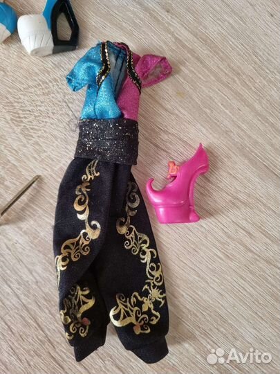 Одежда, аксессуары и запчасти от монстер хай