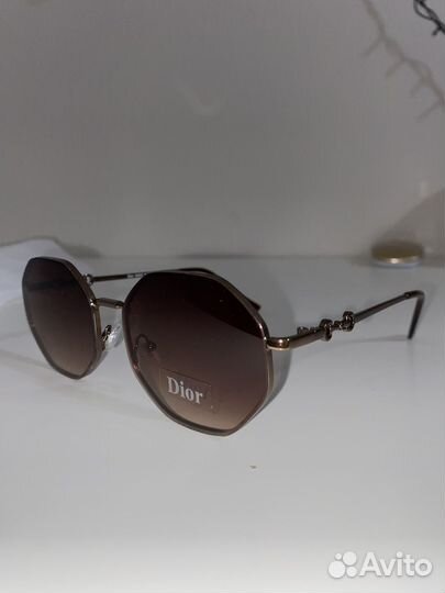 Солнцезащитные очки