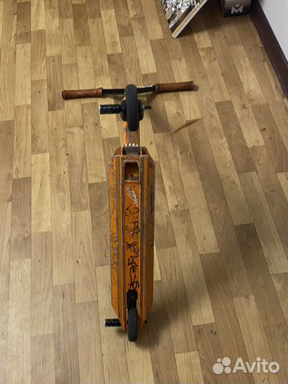 Два самоката