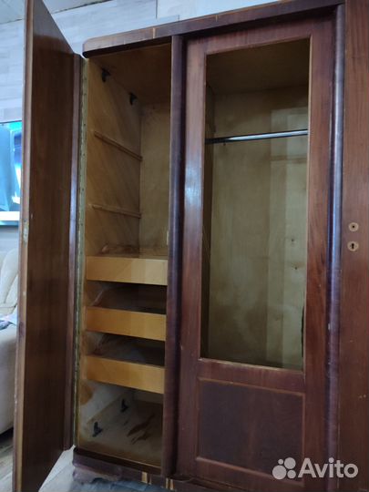 Буфеты и шкафы старинные