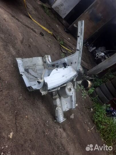 Лонжерон чашка Форд Фокус 2