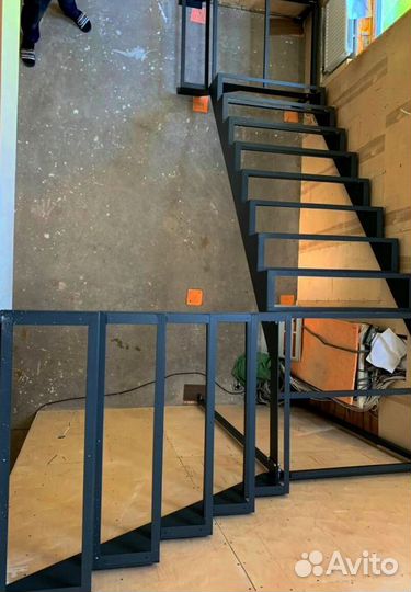 Перила деревянные с монтажем