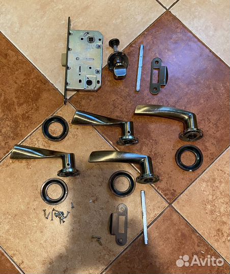 Ручки дверные бу и на ящик новая