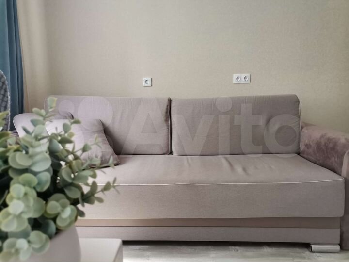 2-к. квартира, 49 м², 1/17 эт.