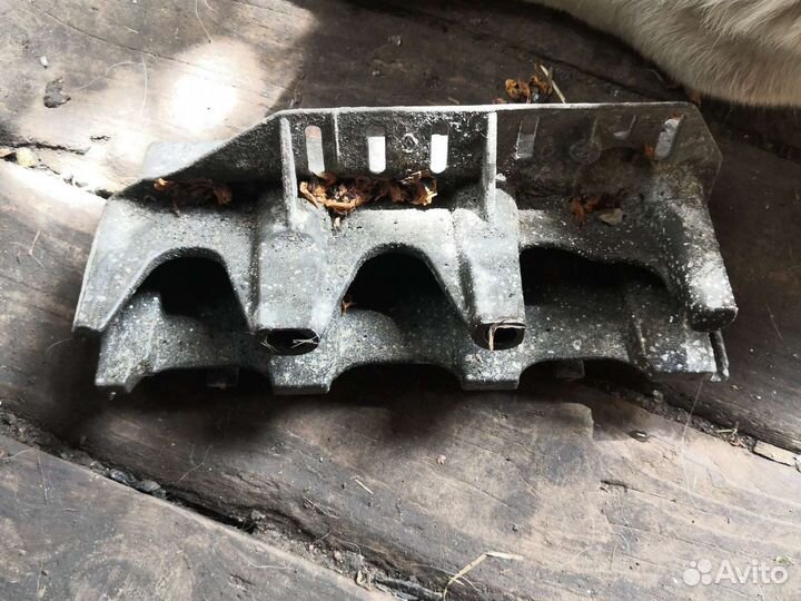 Кронштейн впускного Коллектора рено лагуна 2